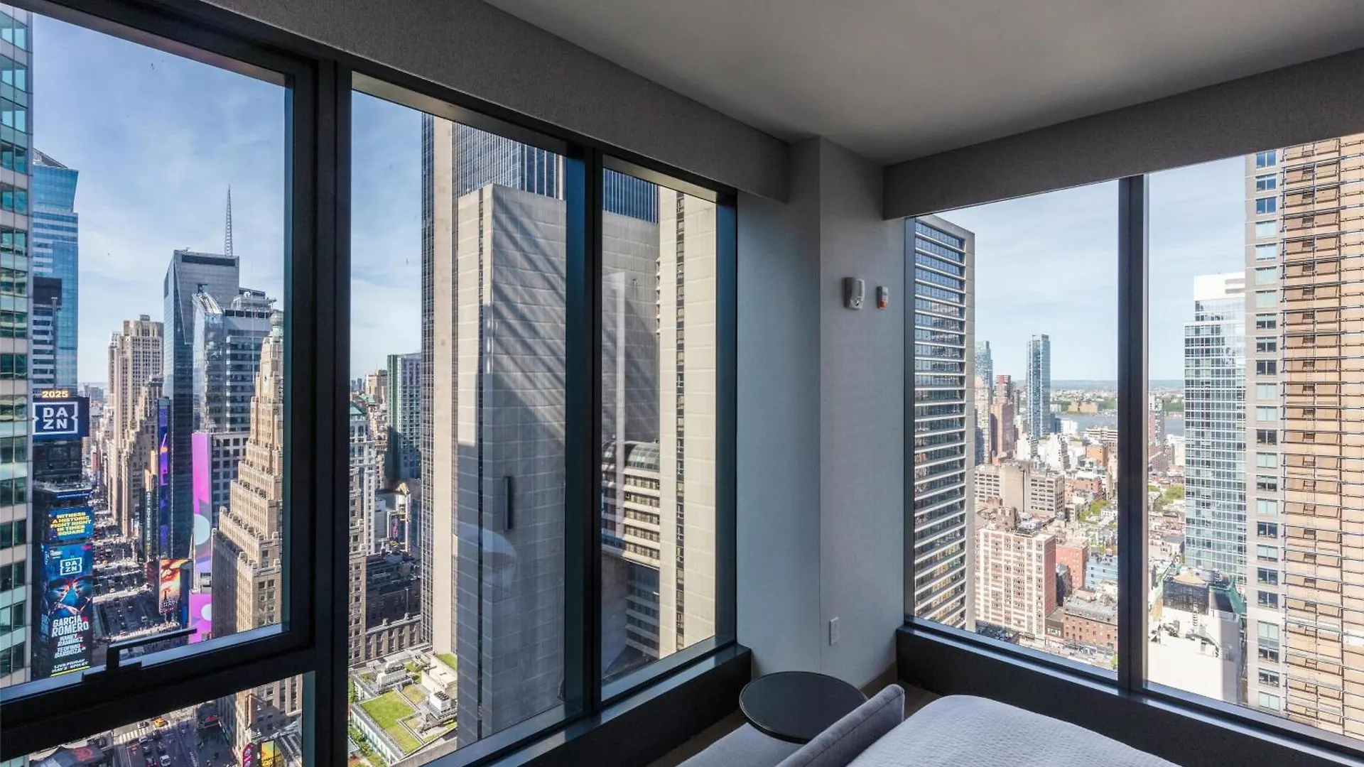 ****  Tempo By Hilton New York Times Square Otel ABD