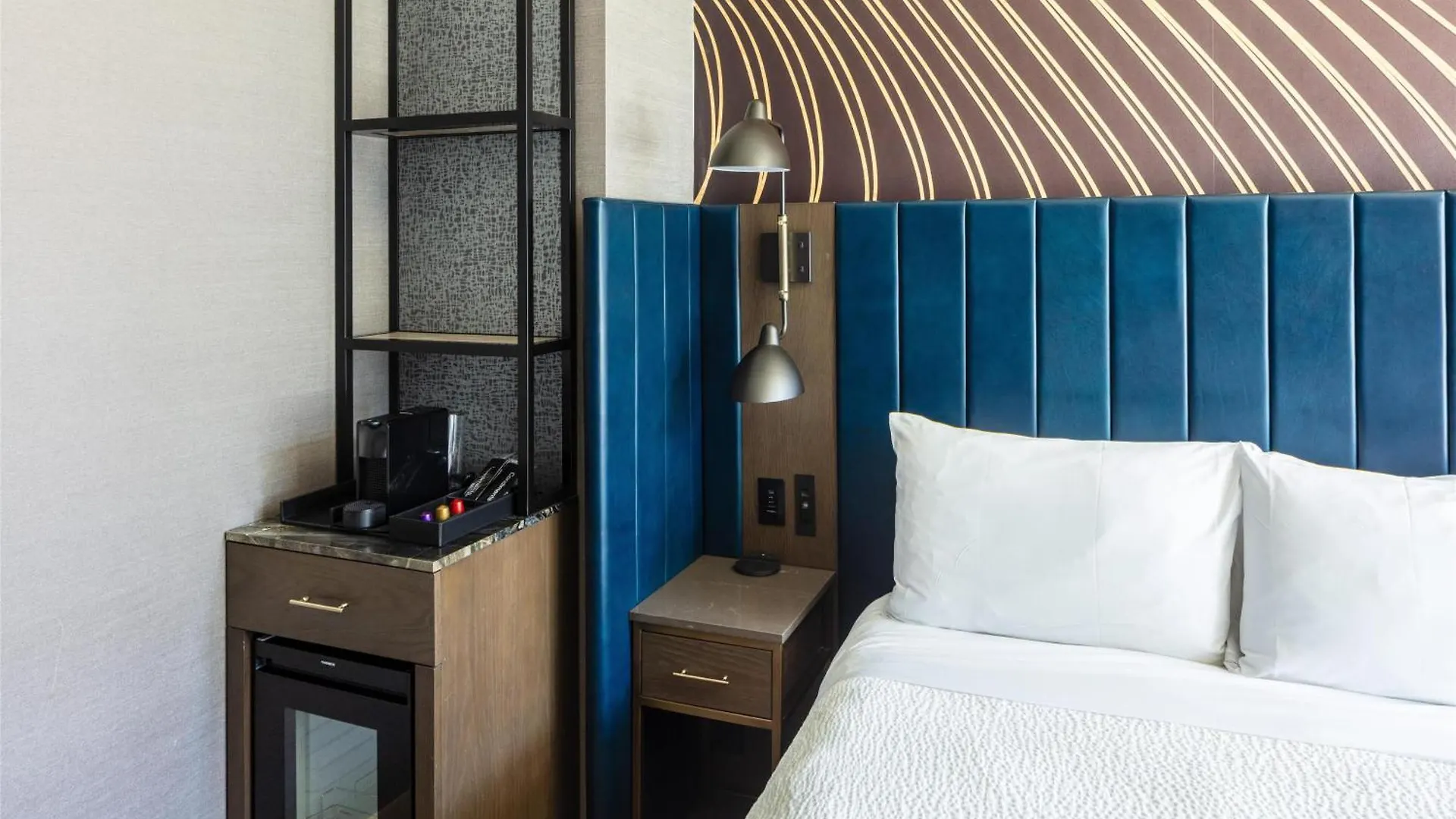 Tempo By Hilton New York Times Square Otel 4*,