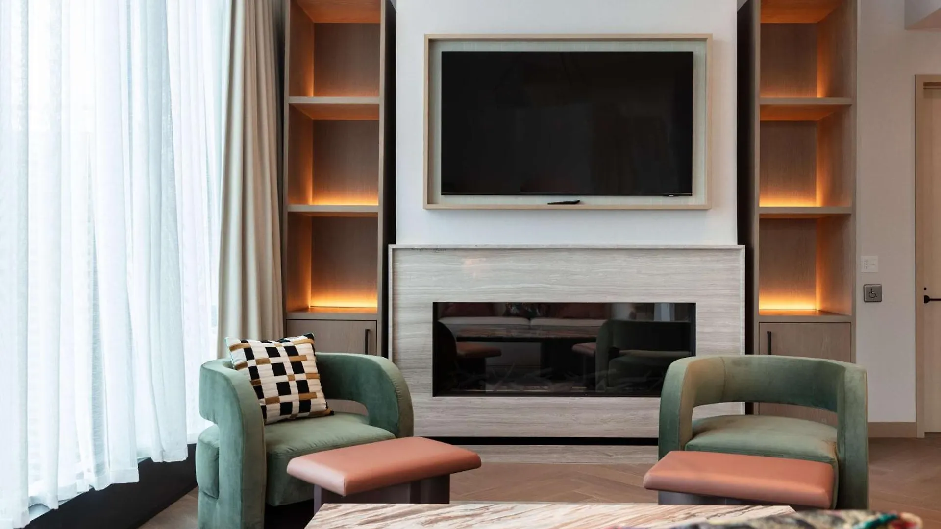 Tempo By Hilton New York Times Square Hotel 4*,