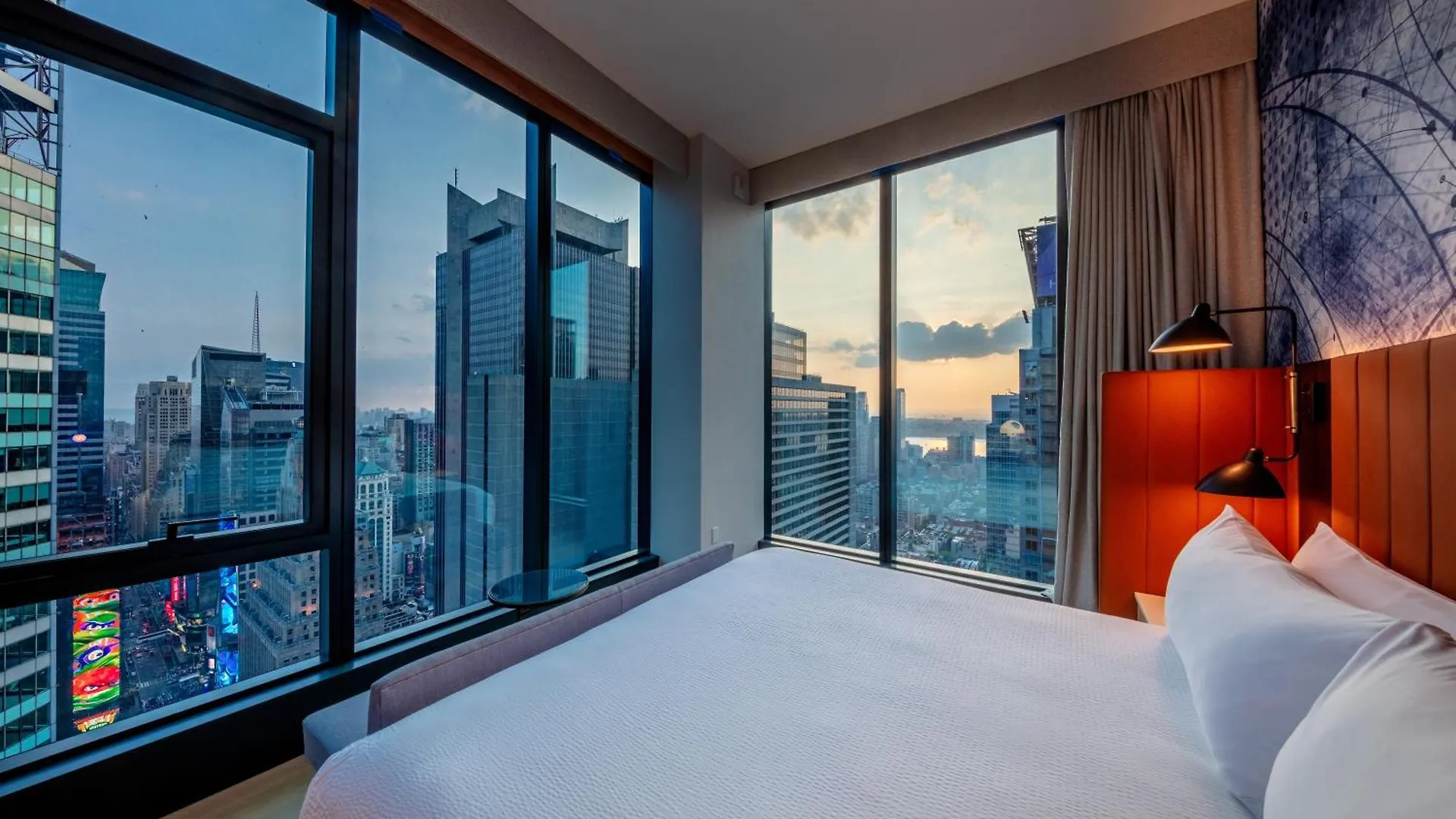 Tempo By Hilton New York Times Square Hotel 4*,