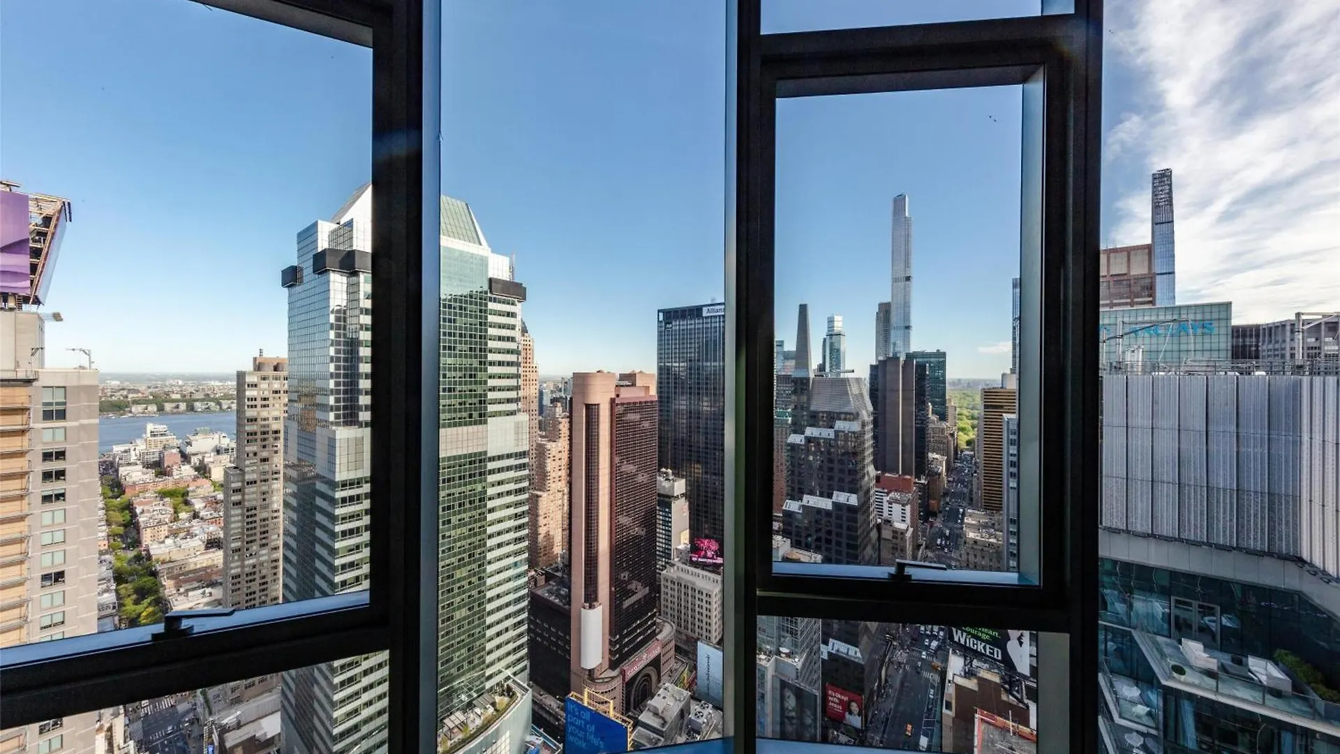 Tempo By Hilton New York Times Square Hotel