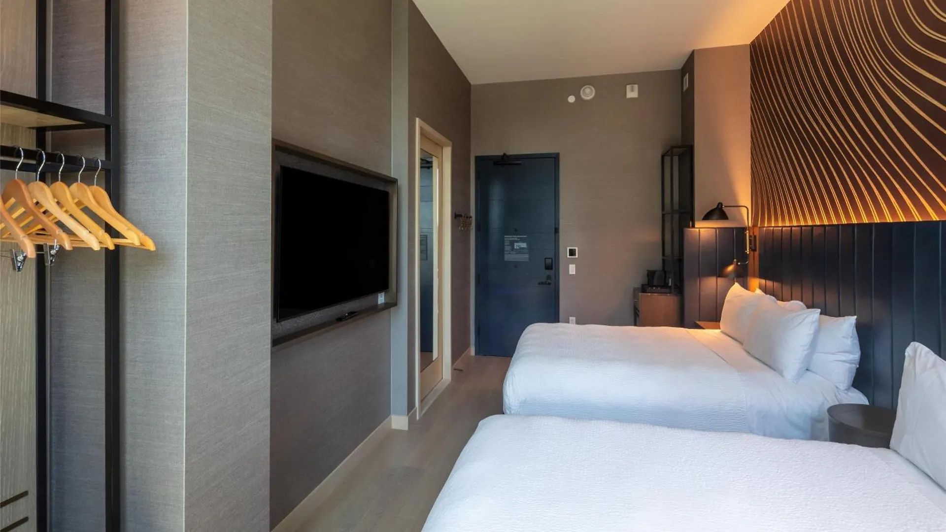 Tempo By Hilton New York Times Square Hotel 4*,