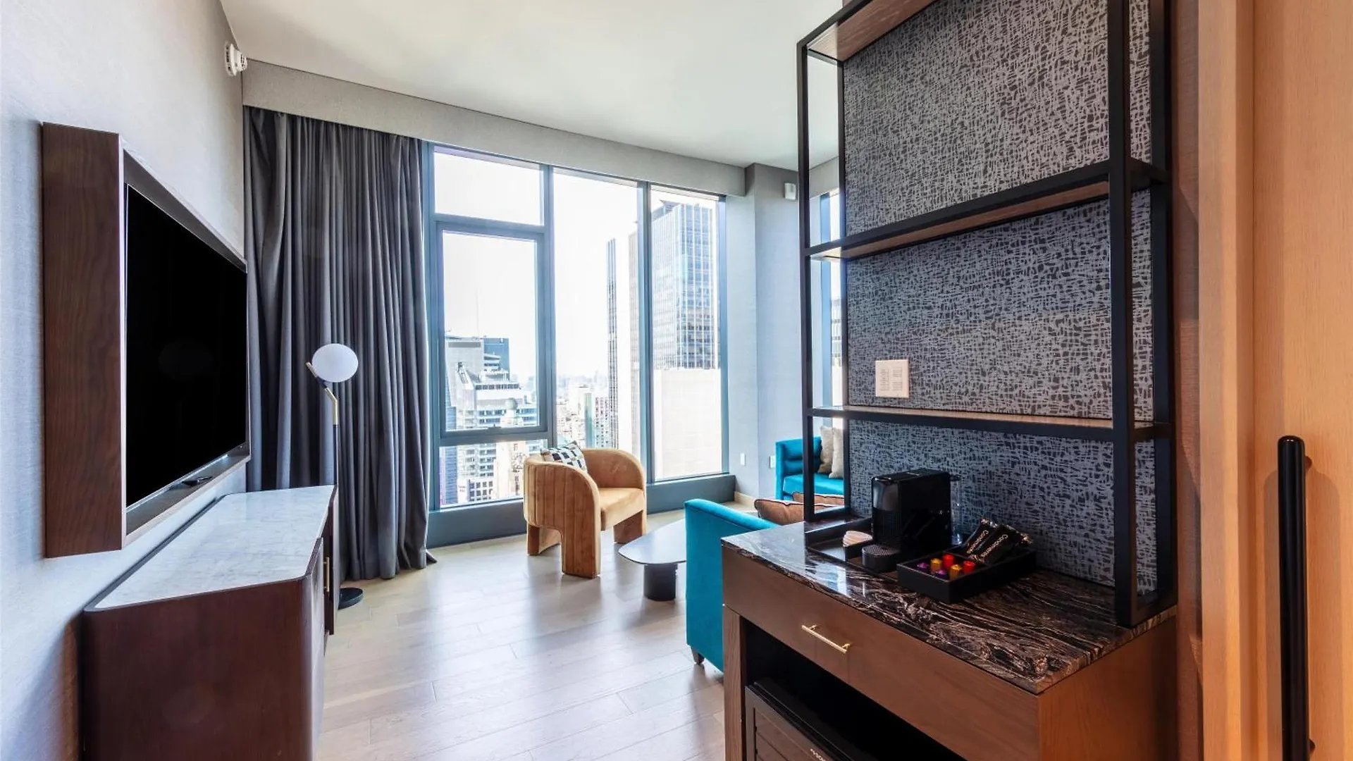 מלון Tempo By Hilton New York Times Square