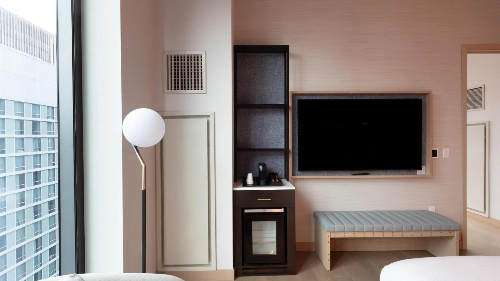 Tempo By Hilton New York Times Square Hotel 4*,