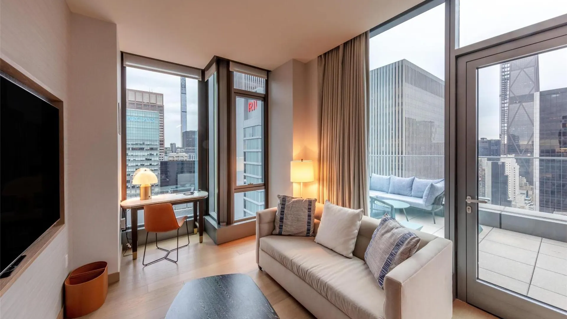 Tempo By Hilton New York Times Square Hotel 4*,